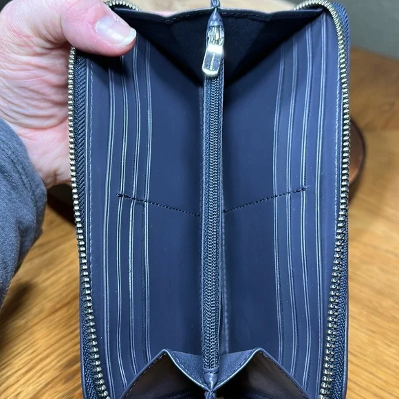 COACH Accordion Zip Wallet In Signature Canvas - Picture 11 of 16